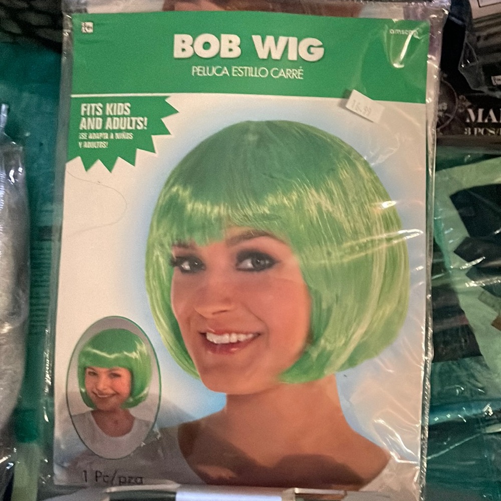 NWT Green bob wig